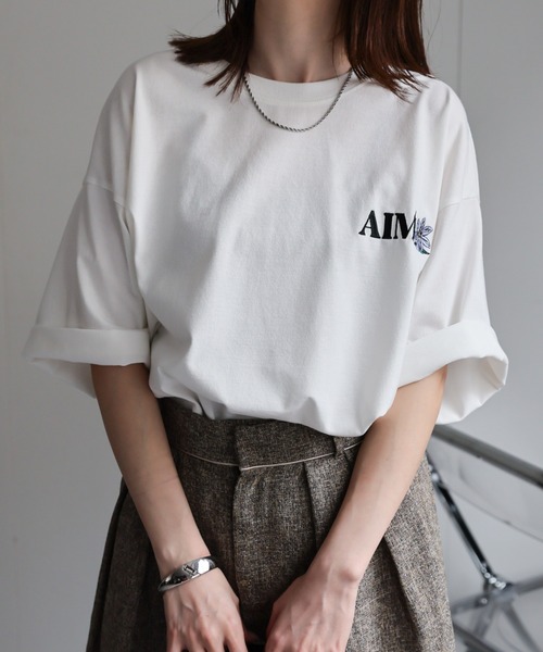 CREARE -LINO-（クレアーレリノ）の「＜ユニセックス＞フラワー刺繍Tシャツ/半袖/カットソー（Tシャツ/カットソー・レディース・ブラック/グレー/ブルー/グレー系その他/ブラック系その他/オフホワイト・MEDIUM/LARGE/FREE）」の8枚目の写真