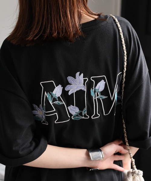 CREARE -LINO-（クレアーレリノ）の「＜ユニセックス＞フラワー刺繍Tシャツ/半袖/カットソー（Tシャツ/カットソー・レディース・ブラック/グレー/ブルー/グレー系その他/ブラック系その他/オフホワイト・MEDIUM/LARGE/FREE）」の15枚目の写真