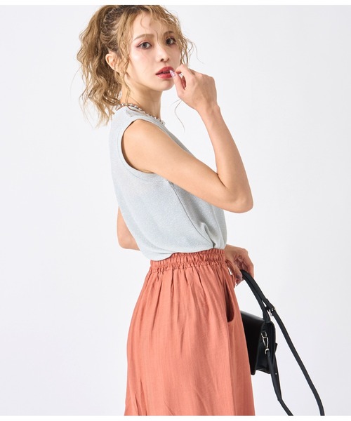 LATINA（ラティーナ）の「ラメ タンクトップ ノースリーブ Uネック（タンクトップ・レディース・シルバー・FREE）」の13枚目の写真