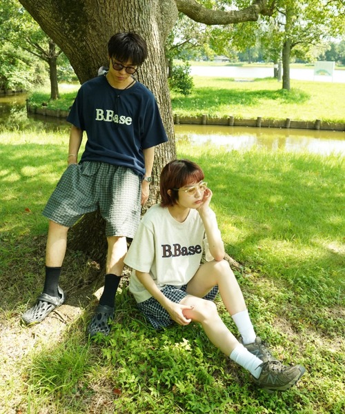 BROKEN BASE(ブロークンベース)の「outline stitch logo tee(Tシャツ/カットソー・メンズ・ブラウン/オートミール/ネイビー/ホワイト・MEDIUM/SMALL/LARGE)」の5枚目の写真