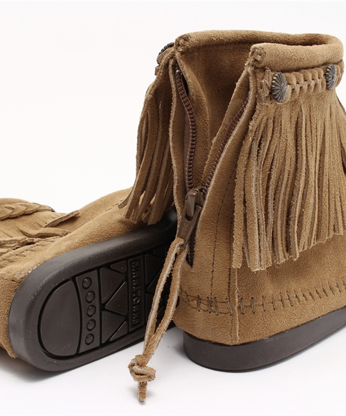 Minnetonka（ミネトンカ）の「Minnetonka (ミネトンカ）　ハイトップ　バックジップ　ブーツ　（ブーツ・レディース・ブラック/ブラウン/タン・5/6）」の11枚目の写真
