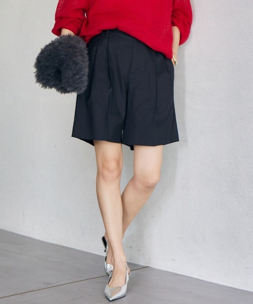 BARNYARDSTORM(バンヤードストーム)の「BARNYARDSTORM / タックショートパンツ / ハンドウォッシャブル(チノパンツ・レディース・ブラック/ベージュ・1/0)」の2枚目の写真