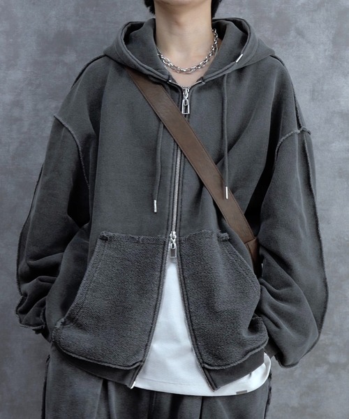 INTER FACTORY（インターファクトリー）の「しの - Vintage Like Pigment Double Zip Hoodie / ヴィンテージライクピグメントダブルジップフーディ　made in INTER FACTORY（パーカー・メンズ・チャコールグレー/レッド・SMALL/MEDIUM/LARGE）」の3枚目の写真