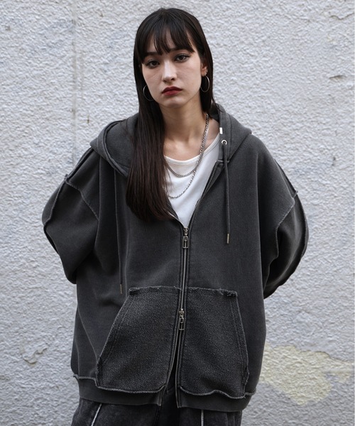INTER FACTORY（インターファクトリー）の「しの - Vintage Like Pigment Double Zip Hoodie / ヴィンテージライクピグメントダブルジップフーディ　made in INTER FACTORY（パーカー・メンズ・チャコールグレー/レッド・SMALL/MEDIUM/LARGE）」の13枚目の写真