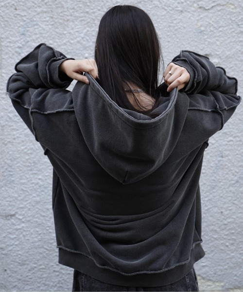 INTER FACTORY（インターファクトリー）の「しの - Vintage Like Pigment Double Zip Hoodie / ヴィンテージライクピグメントダブルジップフーディ　made in INTER FACTORY（パーカー・メンズ・チャコールグレー/レッド・SMALL/MEDIUM/LARGE）」の19枚目の写真