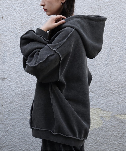 INTER FACTORY（インターファクトリー）の「しの - Vintage Like Pigment Double Zip Hoodie / ヴィンテージライクピグメントダブルジップフーディ　made in INTER FACTORY（パーカー・メンズ・チャコールグレー/レッド・SMALL/MEDIUM/LARGE）」の20枚目の写真