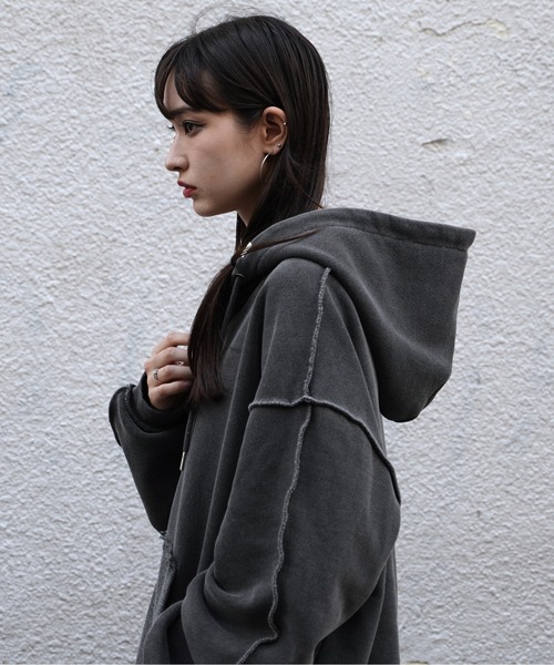 INTER FACTORY（インターファクトリー）の「しの - Vintage Like Pigment Double Zip Hoodie / ヴィンテージライクピグメントダブルジップフーディ　made in INTER FACTORY（パーカー・メンズ・チャコールグレー/レッド・SMALL/MEDIUM/LARGE）」の21枚目の写真