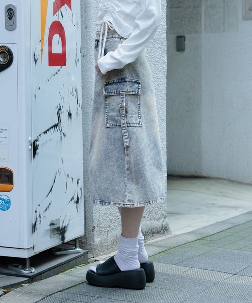 3.3 Field Trip （3.3フィールドトリップ）の「3.3 Field Trip／デニムカーゴロングスカート（デニムスカート・レディース・ブラック/ブルー・SMALL/MEDIUM）」の4枚目の写真