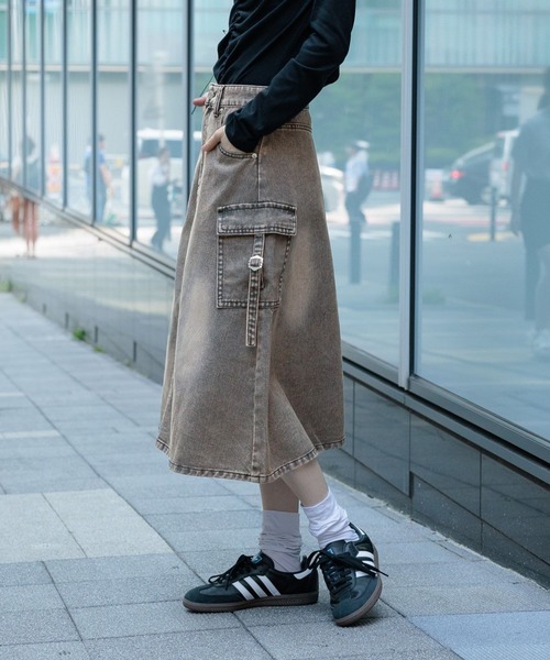 3.3 Field Trip （3.3フィールドトリップ）の「3.3 Field Trip／デニムカーゴロングスカート（デニムスカート・レディース・ブラック/ブルー・SMALL/MEDIUM）」の20枚目の写真