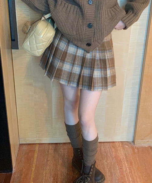 Nia（ニア）の「Nia(ニア)/レトロチェック　ミニプリーツスカート（スカート・レディース・ブラウン/レッド/ブラック・LARGE/SMALL/MEDIUM）」の21枚目の写真