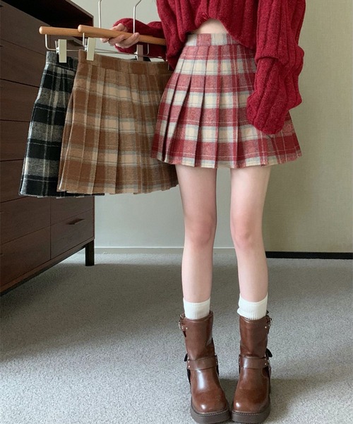 Nia（ニア）の「Nia(ニア)/レトロチェック　ミニプリーツスカート（スカート・レディース・ブラウン/レッド/ブラック・LARGE/SMALL/MEDIUM）」の11枚目の写真