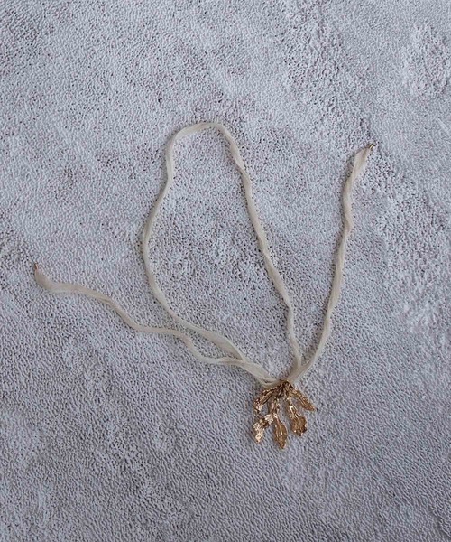 DRESSLAVE（ドレスレイブ）の「Kara Yoo / SEAWEED NECKLACE(シーウィードネックレス)（ネックレス・レディース・ホワイト・FREE）」の4枚目の写真