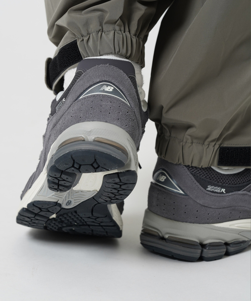 NEW BALANCE（ニューバランス）の「《WEB限定》【New Balance / ニューバランス】M2002R FL（スニーカー・メンズ・ホワイト系その他・26cm/26.5cm/27cm/27.5cm/28cm）」の4枚目の写真