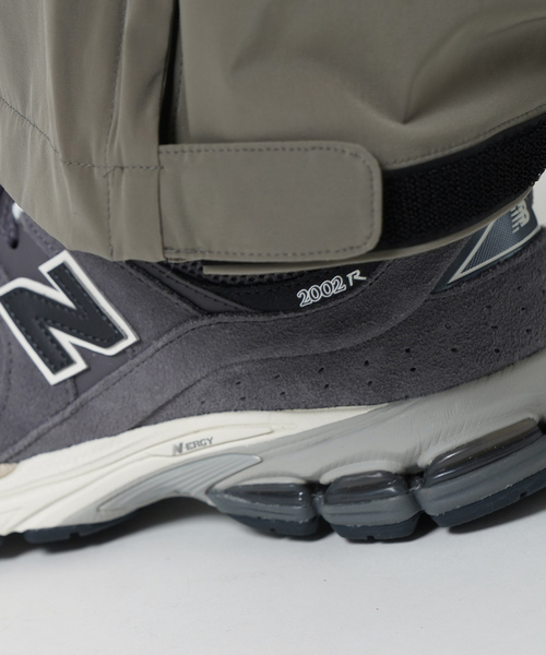 NEW BALANCE（ニューバランス）の「《WEB限定》【New Balance / ニューバランス】M2002R FL（スニーカー・メンズ・ホワイト系その他・26cm/26.5cm/27cm/27.5cm/28cm）」の7枚目の写真