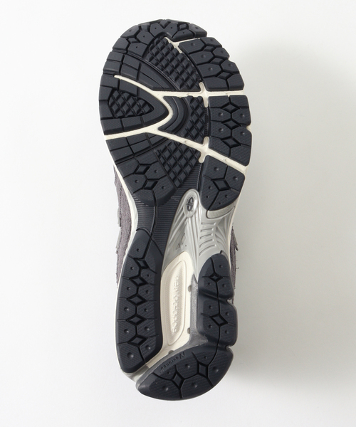 NEW BALANCE（ニューバランス）の「《WEB限定》【New Balance / ニューバランス】M2002R FL（スニーカー・メンズ・ホワイト系その他・26cm/26.5cm/27cm/27.5cm/28cm）」の14枚目の写真