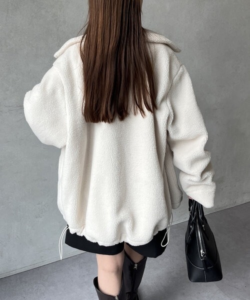 Thevon(ゼボン)の「ボアリバーシブルスタンドカラーブルゾン(ブルゾン・レディース・アイボリー/ブラック/ベージュ・FREE)」の6枚目の写真