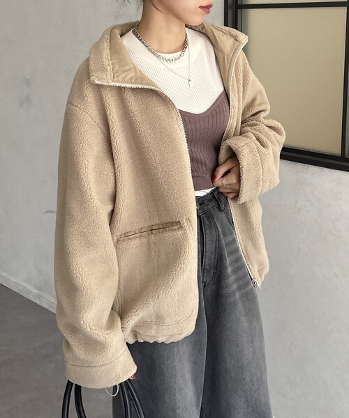 Thevon(ゼボン)の「ボアリバーシブルスタンドカラーブルゾン(ブルゾン・レディース・アイボリー/ブラック/ベージュ・FREE)」の22枚目の写真