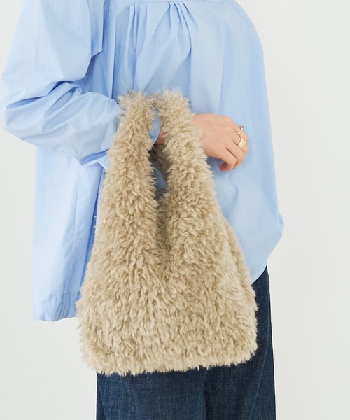 EARTH MADE(アースメイド)の「【WEB限定】【EARTH MADE】CURLY FUR MARCHEBAG ファーマルシェバッグ(トートバッグ・レディース・チャコールグレー/ベージュ・フリー)」の1枚目の写真