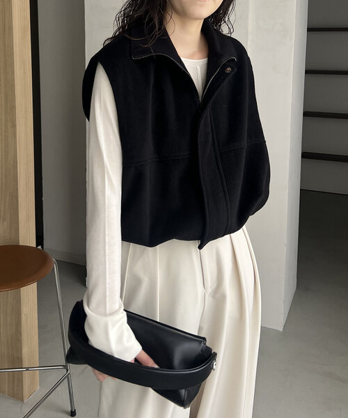 CAPRICIEUX LE'MAGE（カプリシューレマージュ）の「ウール混スタンドベスト（ベスト・レディース・ブラック/ベージュ・FREE）」の3枚目の写真