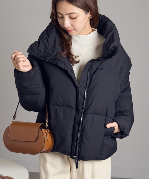 Pyrenex（ピレネックス）の「【Pyrenex】HARMONIE CROP HWY044P スタンドカラー ダウンジャケット（ダウンジャケット/コート・レディース・ブラック/カーキ/アイボリー・36/34/38/40）」の4枚目の写真