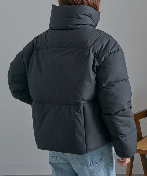 Pyrenex（ピレネックス）の「【Pyrenex】HARMONIE CROP HWY044P スタンドカラー ダウンジャケット（ダウンジャケット/コート・レディース・ブラック/カーキ/アイボリー・36/34/38/40）」の20枚目の写真