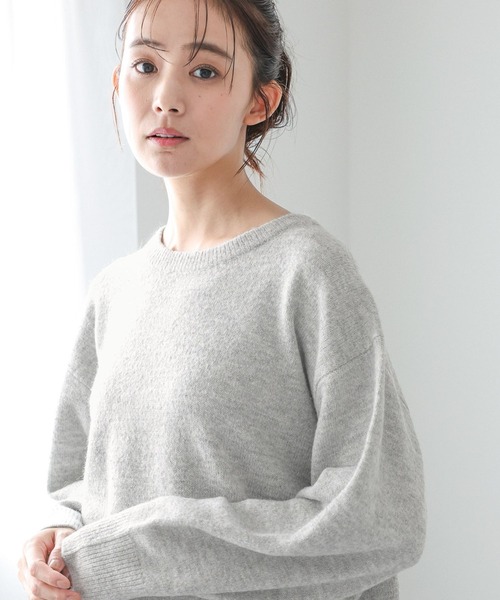 GLOBAL WORK(グローバルワーク)の「フワフワHugmeクルーラメ/115965(ニット/セーター・レディース・ライトグレー/チャコールグレー/グレイッシュベージュ・SHORT/REGULAR)」の2枚目の写真