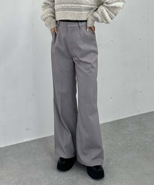 archives(アルシーヴ)の「タイトフレアスラックス(スラックス・レディース・グレー/ブラック/ブラウン・MEDIUM)」の1枚目の写真