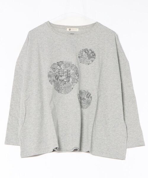 BARNDOOR(バーンドア)の「(BD)【BARNDOOR】北欧風 ボタニカル 刺繍 長袖 Tシャツ(Tシャツ/カットソー・レディース・ブラック/杢グレー/アイボリー・FREE)」の3枚目の写真