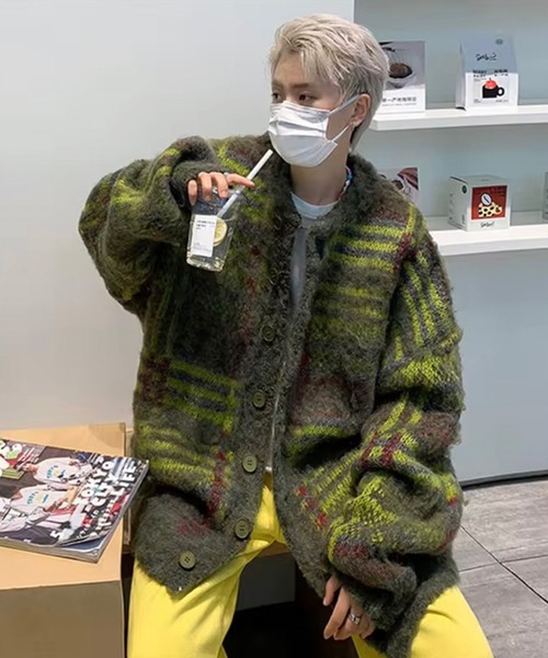 BARELY BLUE(ベアリーブルー)の「【 BARELY BLUE / ベアリーブルー 】 オーバーサイズ チェック ニット カーディガン / UNISEX(ニット/セーター・メンズ・カーキ/グレー・FREE)」の8枚目の写真