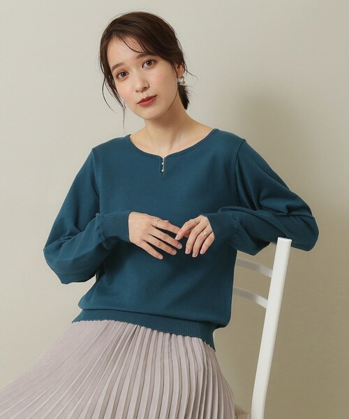 ITS'DEMO（イッツデモ）の「◆【吸湿発熱／薄手／マシンウォッシャブル】ハートネックニット（ニット/セーター・レディース・ブラック/ブルーグリーン/ライトイエロー系/アイボリー/サックスブルー・00）」の4枚目の写真