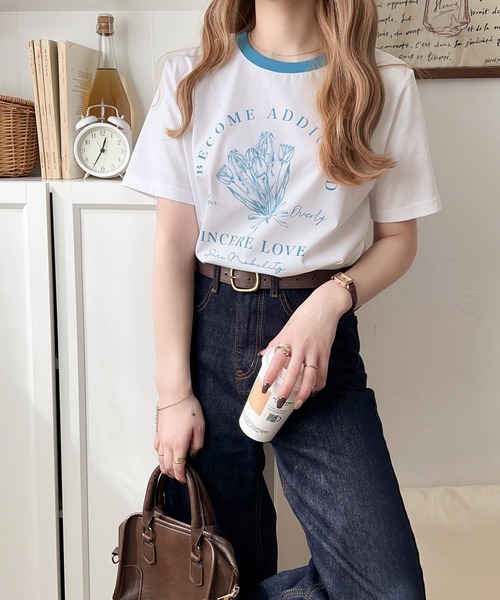 classicalelf(クラシカルエルフ)の「トレンドのディテールが魅力。シルケットフラワーカーブロゴリンガー半袖Tシャツ(Tシャツ/カットソー・レディース・ホワイト×ブラウン/ホワイト×ブルー/ホワイト×ブラック/ブラック×グレー/グリーン系その他/ピンク・LARGE/MEDIUM/SMALL/X-LARGE)」の2枚目の写真