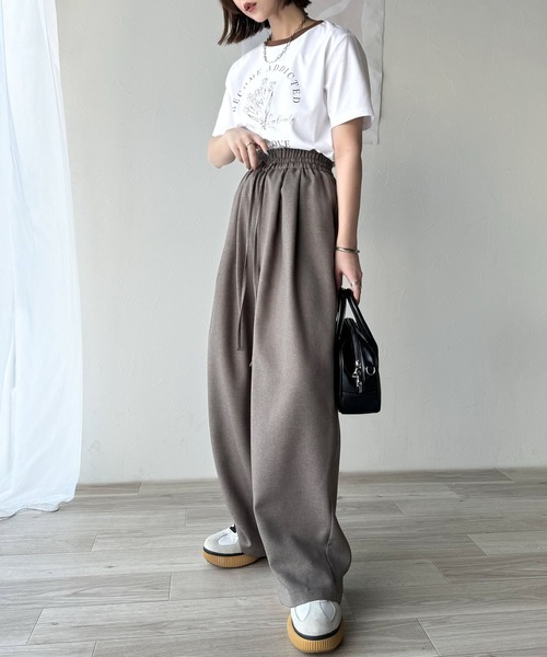 classicalelf(クラシカルエルフ)の「トレンドのディテールが魅力。シルケットフラワーカーブロゴリンガー半袖Tシャツ(Tシャツ/カットソー・レディース・ホワイト×ブラウン/ホワイト×ブルー/ホワイト×ブラック/ブラック×グレー/グリーン系その他/ピンク・LARGE/MEDIUM/SMALL/X-LARGE)」の11枚目の写真