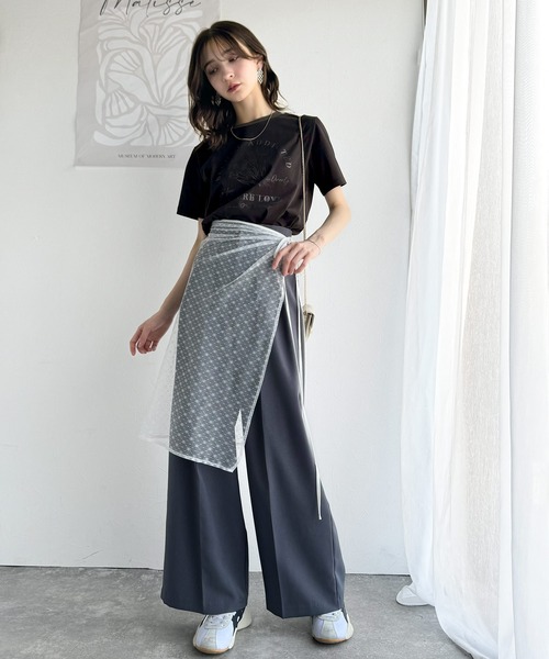 classicalelf(クラシカルエルフ)の「トレンドのディテールが魅力。シルケットフラワーカーブロゴリンガー半袖Tシャツ(Tシャツ/カットソー・レディース・ホワイト×ブラウン/ホワイト×ブルー/ホワイト×ブラック/ブラック×グレー/グリーン系その他/ピンク・LARGE/MEDIUM/SMALL/X-LARGE)」の20枚目の写真