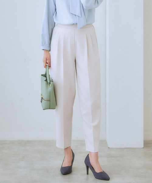 7days Life Styling（セブンデイズライフスタイリング）の「ダブルクロスツータックテーパードパンツ<大きいサイズ有>（スラックス・レディース・ピンク/ベージュ/ネイビー/ミント/ブラック・3L/LL/L/M/S/4L/5L/6L）」の2枚目の写真