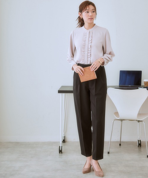 7days Life Styling（セブンデイズライフスタイリング）の「ダブルクロスツータックテーパードパンツ<大きいサイズ有>（スラックス・レディース・ピンク/ベージュ/ネイビー/ミント/ブラック・3L/LL/L/M/S/4L/5L/6L）」の11枚目の写真