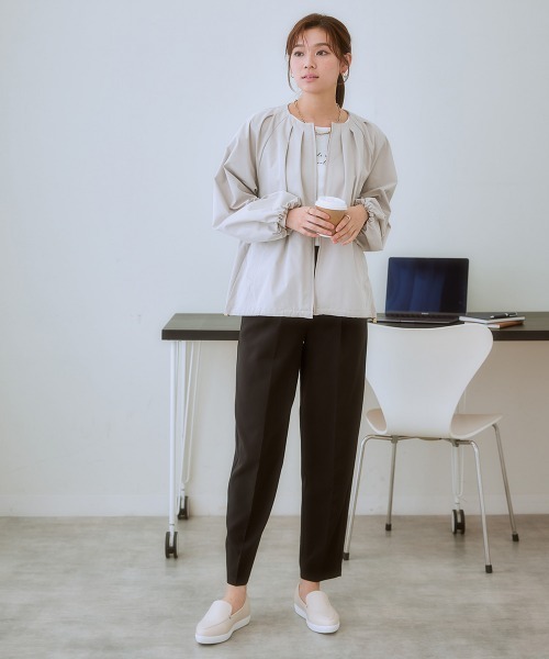 7days Life Styling（セブンデイズライフスタイリング）の「ダブルクロスツータックテーパードパンツ<大きいサイズ有>（スラックス・レディース・ピンク/ベージュ/ネイビー/ミント/ブラック・3L/LL/L/M/S/4L/5L/6L）」の12枚目の写真