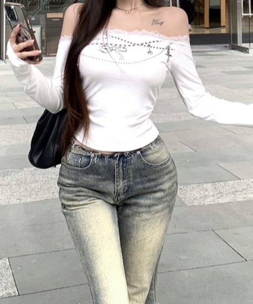 lilful（リルフル）の「ジュエリープリント オフショルレースロンT（Tシャツ/カットソー・レディース・ブラック/ホワイト・M/L）」の16枚目の写真