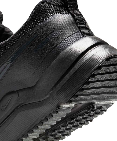 NIKE（ナイキ）の「ナイキ コズミック ランナー ジュニア ロード ランニングシューズ / Nike Cosmic Runner Big Kids' Road Running Shoes HM4402-001 Black（スニーカー・キッズ・ブラック・22.5/23/23.5/24/24.5/25）」の8枚目の写真