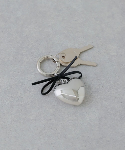 SENSE OF PLACE by URBAN RESEARCH（センスオブプレイスバイアーバンリサーチ）の「『WEB/一部店舗限定』リボンハートチャーム（キーホルダー・レディース・シルバー・ONE）」の6枚目の写真
