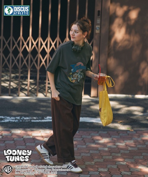 DISCUS ATHLETIC(ディスカス アスレチック)の「【DISCUS ATHLETIC×Warner】コラボ グラフィックプリント半袖Tシャツ ディスカス アスレチック×ワーナー(Tシャツ/カットソー・レディース・スミクロ/ホワイト系/ホワイト系2/ホワイト系1/ブラック系1/ホワイト/ブラック系2/ブラック系・M/L)」の10枚目の写真