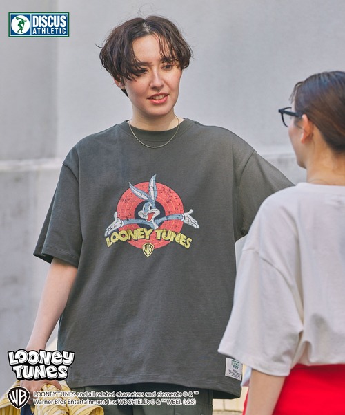 DISCUS ATHLETIC(ディスカス アスレチック)の「【DISCUS ATHLETIC×Warner】コラボ グラフィックプリント半袖Tシャツ ディスカス アスレチック×ワーナー(Tシャツ/カットソー・レディース・スミクロ/ホワイト系/ホワイト系2/ホワイト系1/ブラック系1/ホワイト/ブラック系2/ブラック系・M/L)」の11枚目の写真