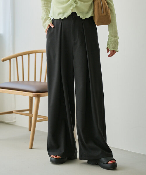 Kastane（カスタネ）の「【2サイズ展開/低身長サイズ】タックスラックスパンツ（スラックス・レディース・ブラック/アイボリー/グレー・1/0）」の2枚目の写真