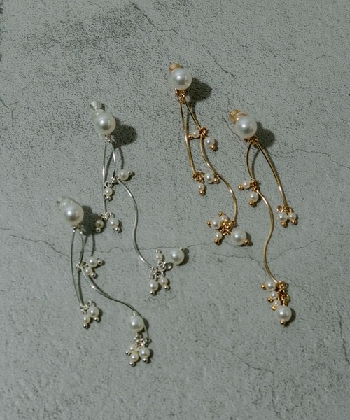 SMELLY（スメリー）の「ウェーブパールシャワーイヤリング（イヤリング・レディース・ゴールド系その他/シルバー系その他・-）」の11枚目の写真