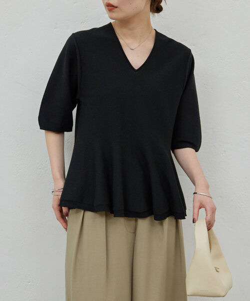 GALLARDAGALANTE（ガリャルダガランテ）の「【春夏素材にアップデート！】ペプラムプルオーバー（ニット/セーター・レディース・ライトグレー/ブルー/ブラック・FREE）」の4枚目の写真