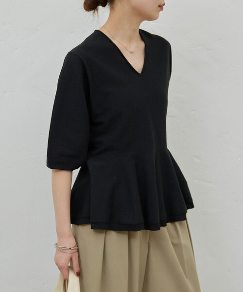 GALLARDAGALANTE（ガリャルダガランテ）の「【春夏素材にアップデート！】ペプラムプルオーバー（ニット/セーター・レディース・ライトグレー/ブルー/ブラック・FREE）」の5枚目の写真