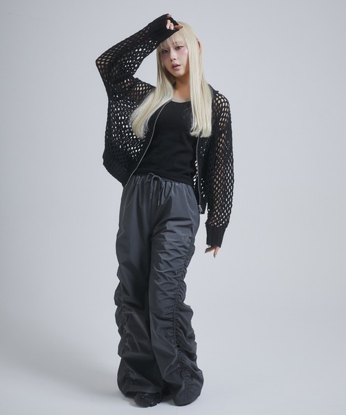 ENVYM（アンビー）の「ギャザーナイロンパンツ（その他パンツ・レディース・ベージュ/チャコールグレー・FREE）」の16枚目の写真