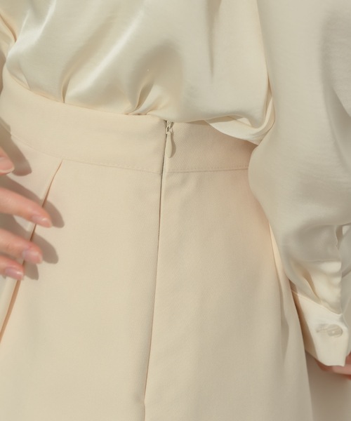 NEUNA（ヌナ）の「ラップミニスカート（スカート・レディース・ブラック/アイボリー・MEDIUM/SMALL）」の5枚目の写真