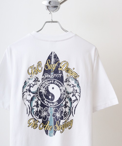 T&C(タウン&カントリー)の「T&C タウン&カントリー フロントプリント バックプリント サーファーズ 半袖TEEシャツ(Tシャツ/カットソー・メンズ・ホワイト系その他2/ホワイト系その他4/ブラック/ブルー系その他2/ブルー系その他3/ブルー系その他4/ホワイト系その他5/サックスブルー/ブルー系その他5/ホワイト系その他6/ブラック系その他2/ブルーグレー/ネイビー/ブルー系その他/イエロー/ベージュ/ホワイト/ホワイト系その他/ホワイト系その他3/ベージュ系その他2・M/L/LL)」の5枚目の写真