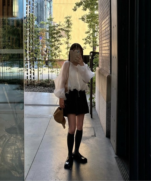 lawgy（ラウジー）の「hem balloon volume sheer blouse / ヘム