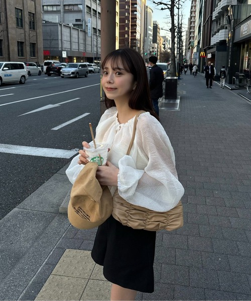 lawgy（ラウジー）の「hem balloon volume sheer blouse / ヘムバルーンボリュームシアーブラウス（シャツ/ブラウス・レディース・ホワイト/ブルー・FREE）」の4枚目の写真